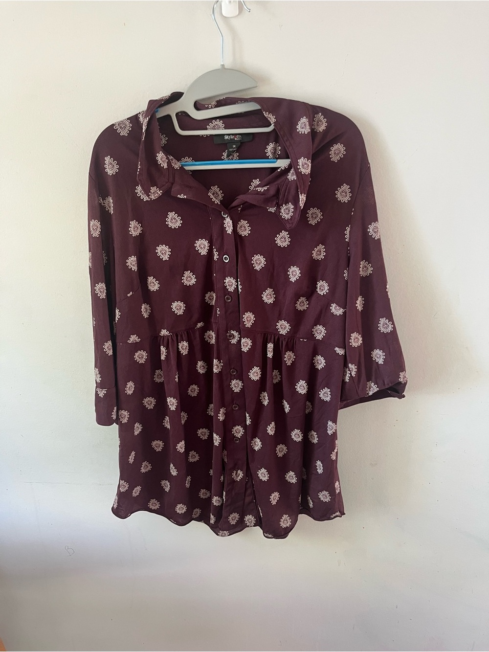 Women's Button-Front Paisley Peplum Shirt in Burgundy